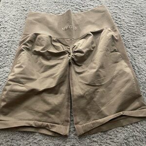 NVGTN Women's Khaki Contour Butt Scrunch Shorts